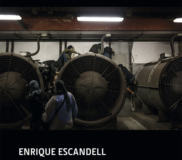Enrique Escandell “SUBTERRÁNEOS: UNA INSTROSPECTIVA VISUAL SOBRE EL GRAFFITI EN EL METRO”